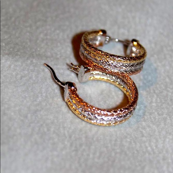 Beautiful and elegant hoop earrings - Picture 1 of 2